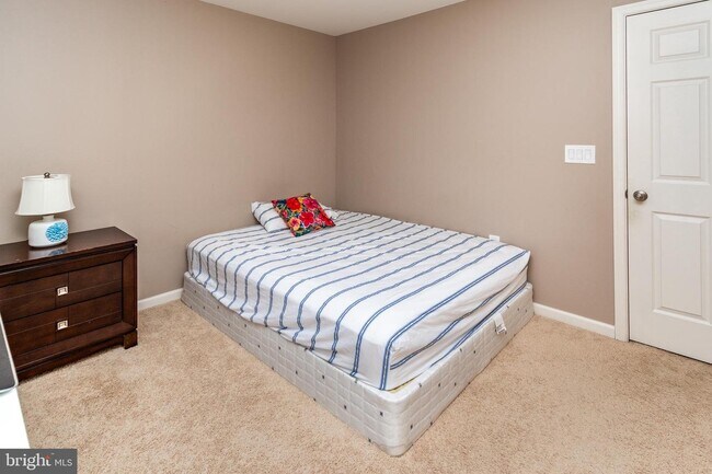 Building Photo - 27 Braeburn Dr