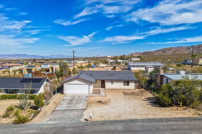 Building Photo - 6851 Quail Spring Ave