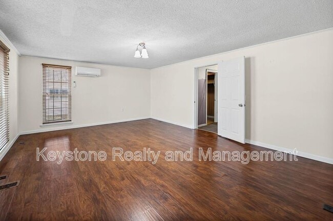 Building Photo - 1340 Donelson Pkwy