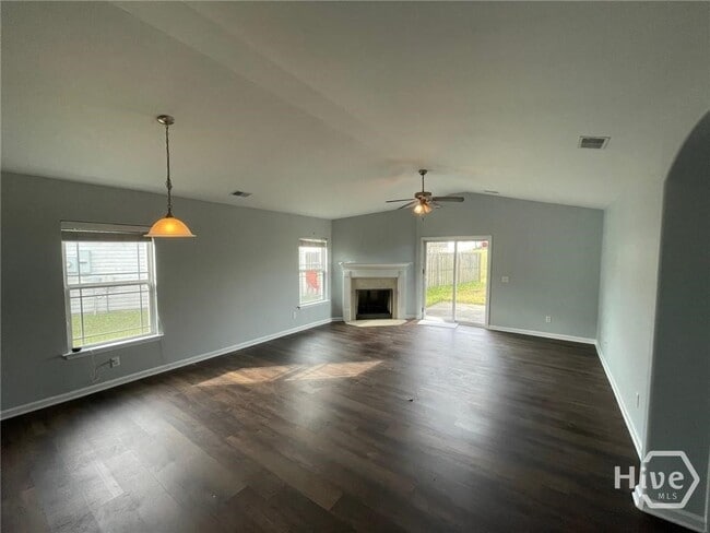 Building Photo - 103 Lake Pointe Dr