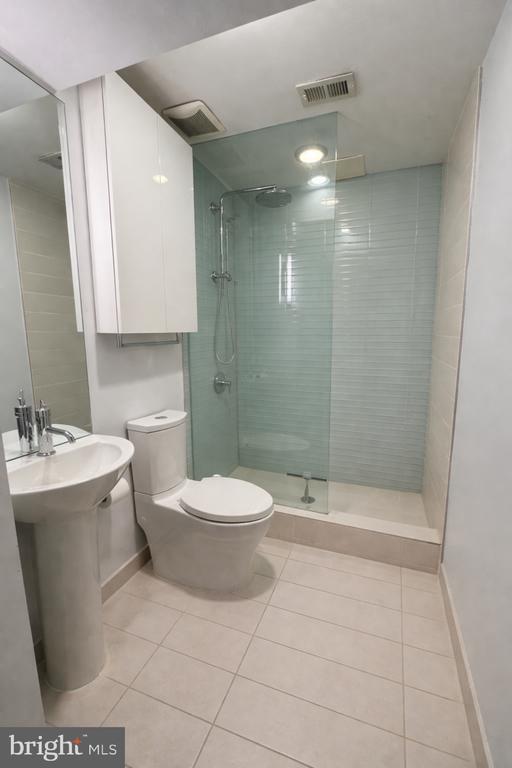 Building Photo - 3900 14th St NW