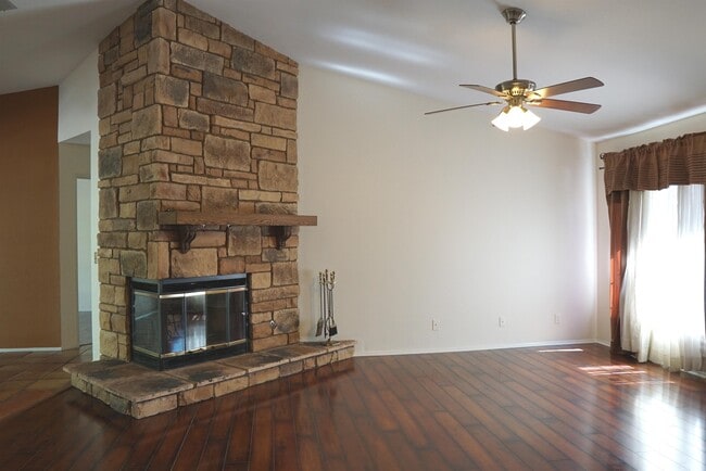 Building Photo - 68120 Tachevah Dr