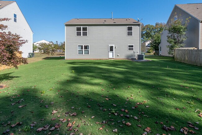 Building Photo - Experience modern comfort in this spacious 4+ bedroom home