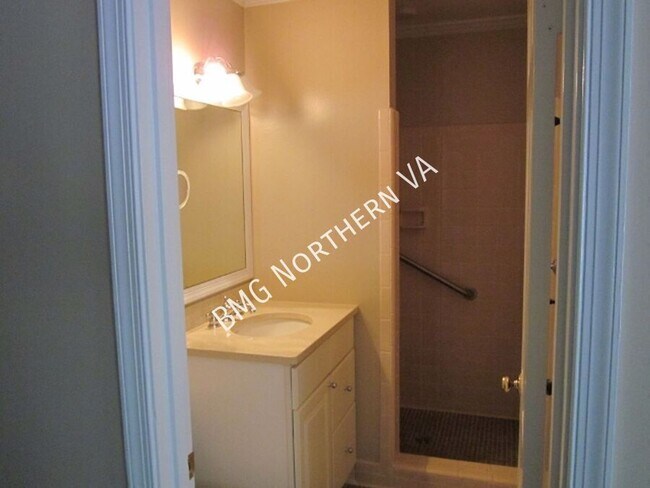 Building Photo - 1160 Wimbledon Dr