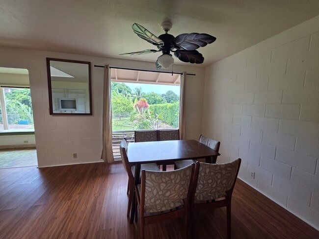 Building Photo - 46-305-305 Hoauna St