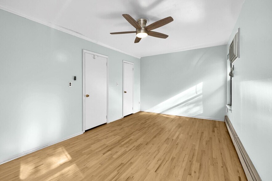 Building Photo - 729 10th St