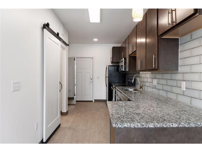 Building Photo - 2810 Park Ave