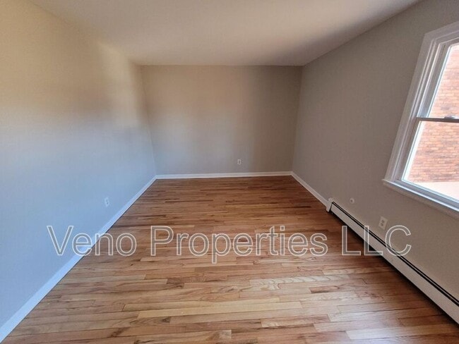 Building Photo - 9/11/13-13 Village Dr