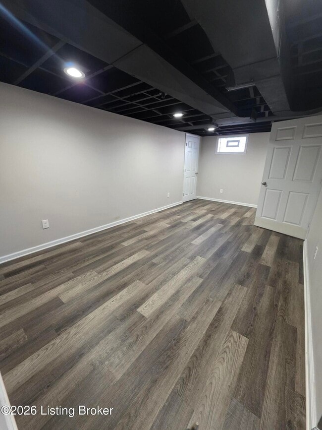 Building Photo - 4605 Fox Run Rd