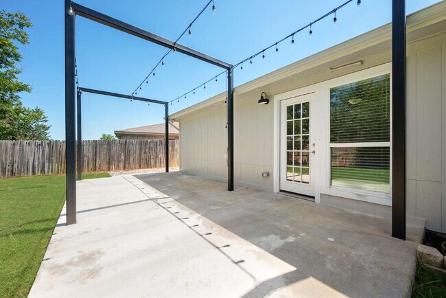 Building Photo - Renovated 3BR | Open Concept | Large Outdoor Space | Keller ISD