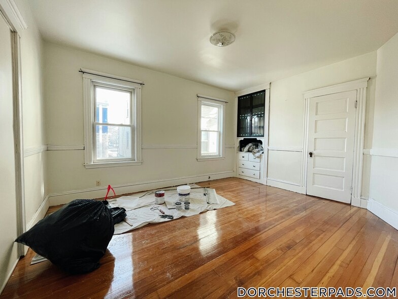 Building Photo - 6 Taft St