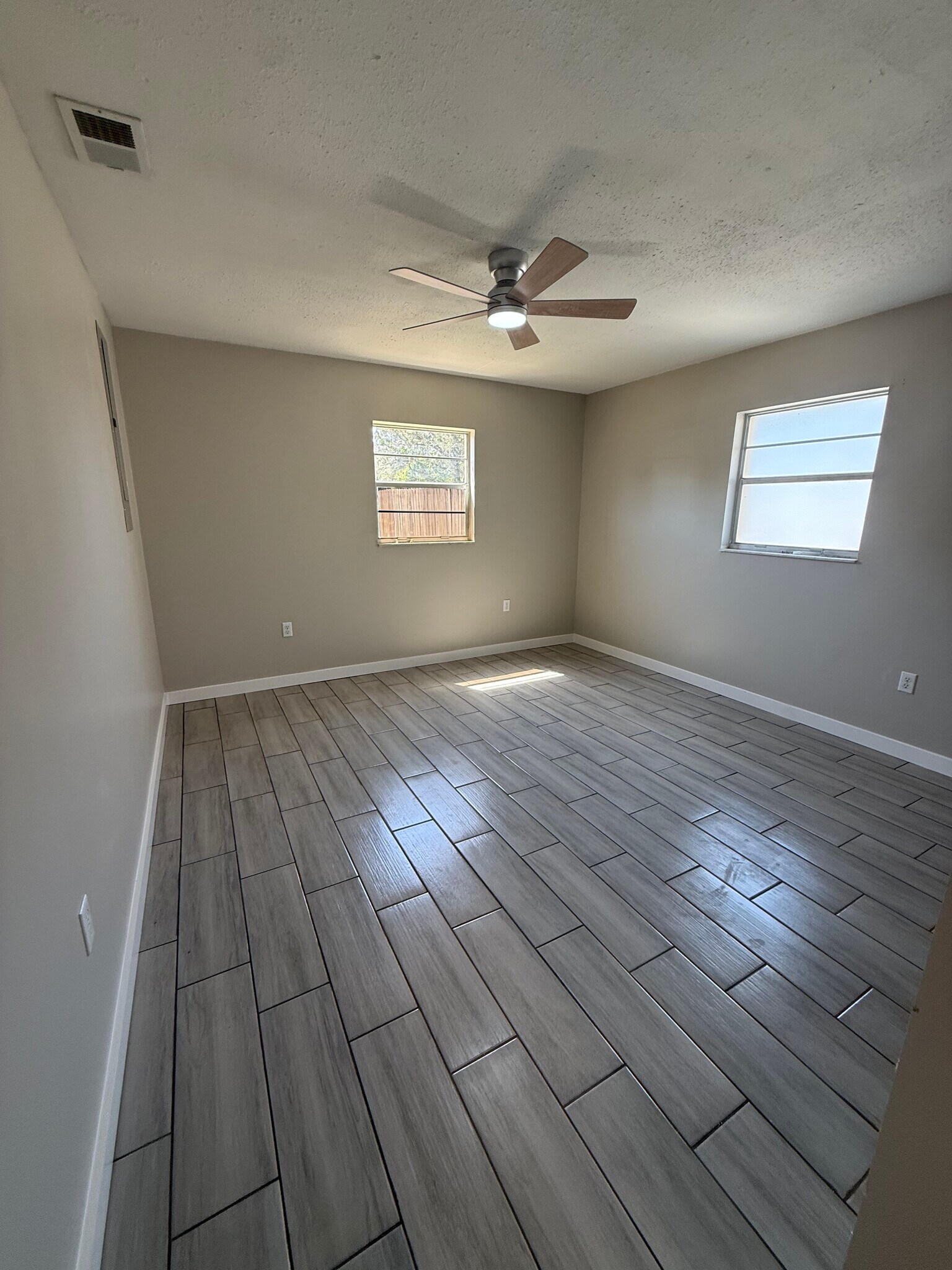 Building Photo - 9251 Adler St