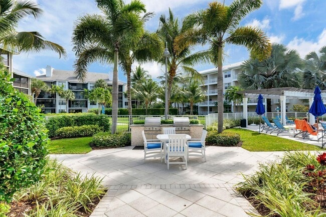 Building Photo - 814 Bay Colony Dr S