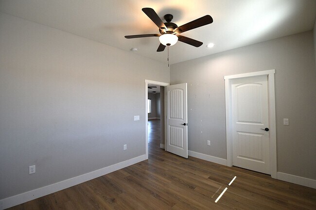 Building Photo - 21144 LEAVITT Ln