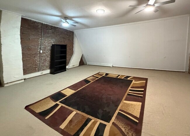 Building Photo - 318 Tappan St