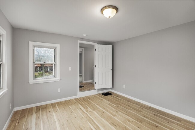 Building Photo - 1620 Kings Hwy