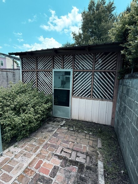 Building Photo - 321 Pelican Ave