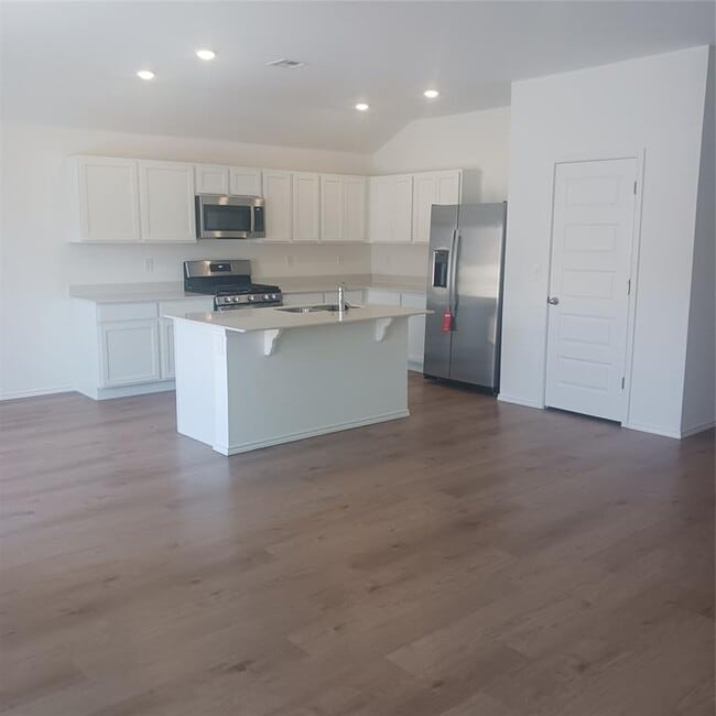 Building Photo - 1917 Black Poplar Wy