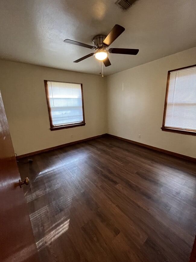 Building Photo - 5757 Naff Ave