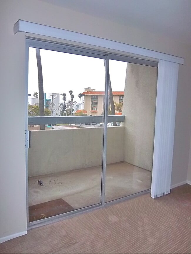 Building Photo - Ocean View Corner Unit Condo w/Balcony+Jac...