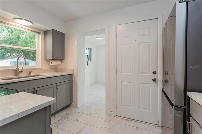 Building Photo - 1907 Brown St