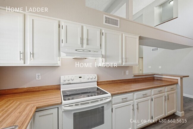 Building Photo - 745 N Hazelton Dr