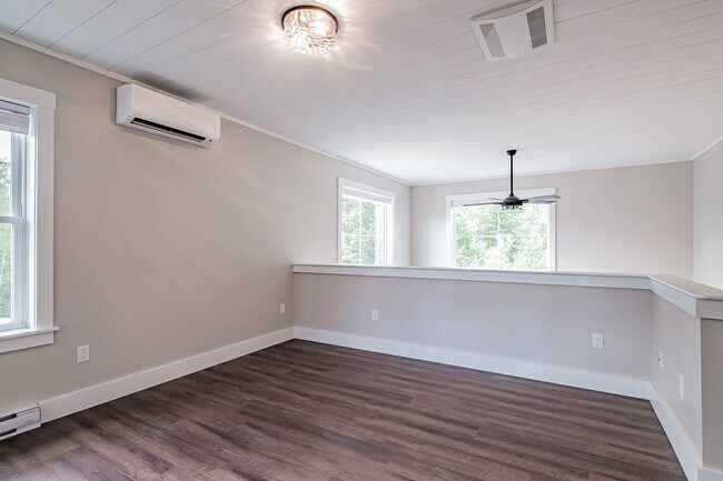 Building Photo - 11 Sunshine Cir