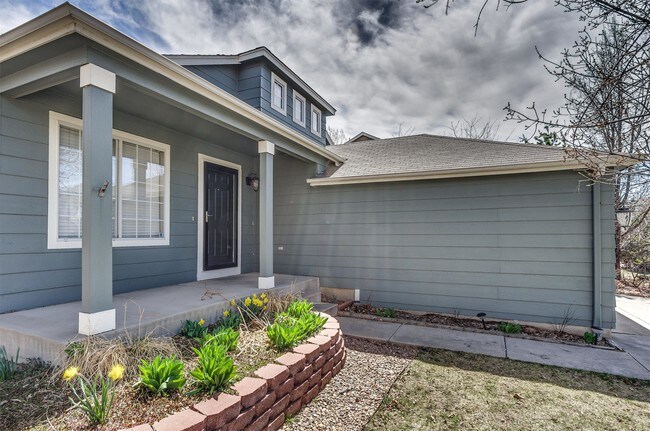 Building Photo - 8708 Greengrass Way