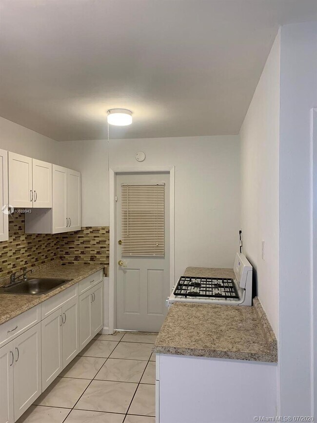 Building Photo - 65 Washington Ave