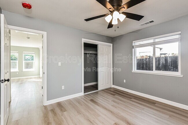 Building Photo - 45 Banchio St