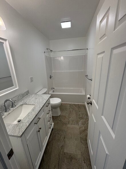 Building Photo - 892 Bartlett Rd