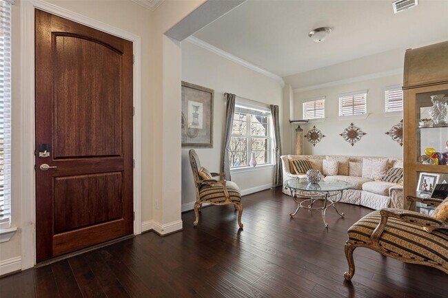 Building Photo - 8500 Echo Shore Cove