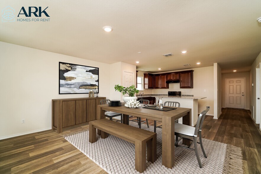 Building Photo - 819 Retama Pass