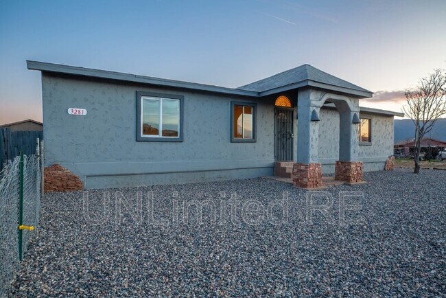 Building Photo - 3281 E Desert Dr