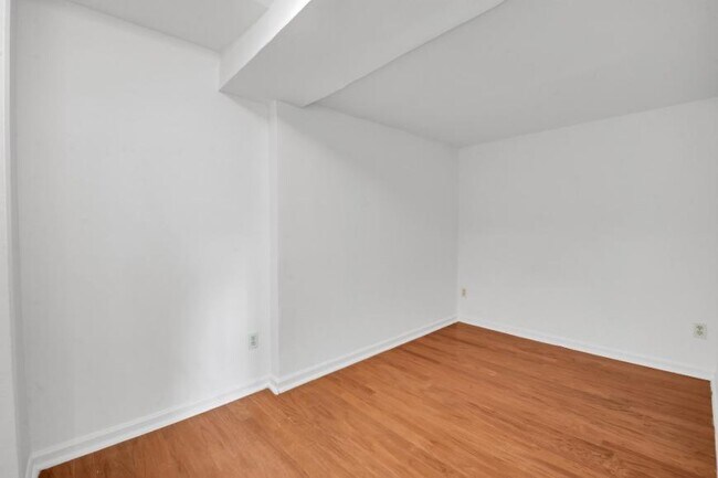 Building Photo - 3 bedroom in New York NY 10010