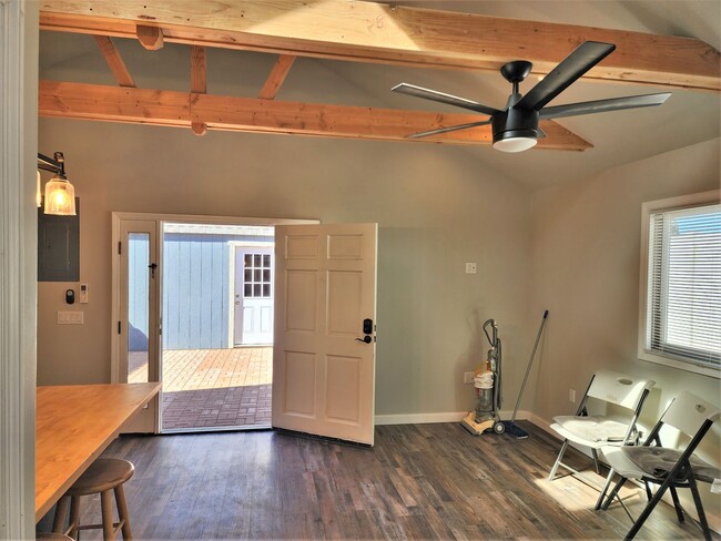 Building Photo - Nice Remodeled Home In Quaint Los Alamos