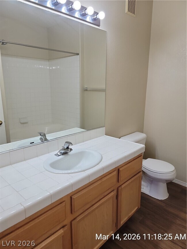 Building Photo - 1050 E Cactus Ave