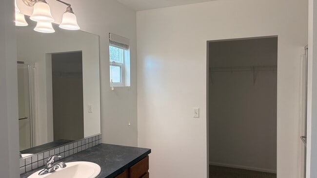 Building Photo - Indrajit Home