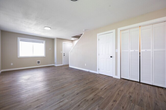 Building Photo - 2829 SE 90th Pl
