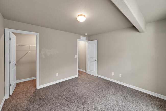Building Photo - $2,550 - 4 Bed, 3 Bath Home in Colorado Sp...