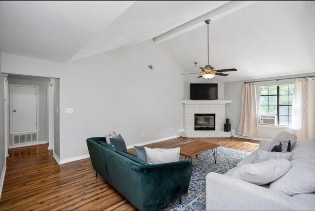 Building Photo - 3bed in Fox Den Villages in Navarre