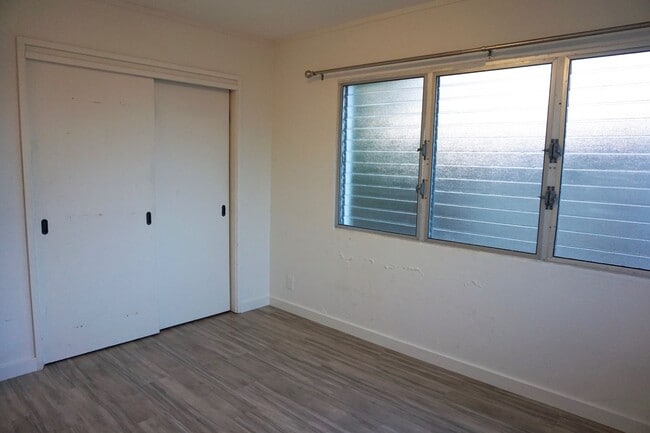 Building Photo - Kaneohe - Waterfront 3 bedroom, 1 bathroom...