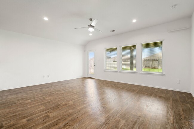 Building Photo - 16011 Mersmann Rdg Ln