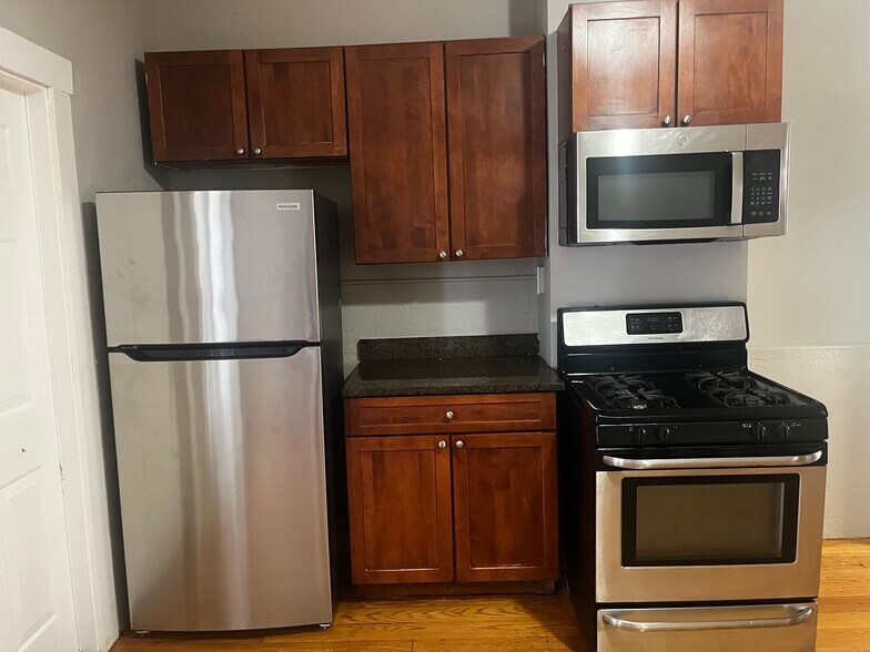 Building Photo - 270 Bowdoin St