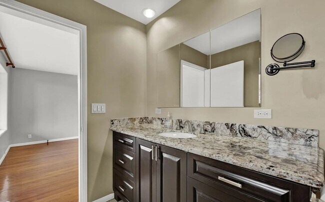 Building Photo - Canyon View ADU in Talmadge