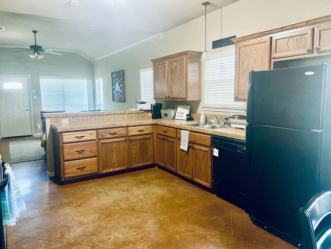 Building Photo - Charming 4/3 House Near Baylor!