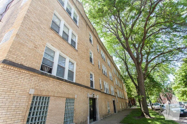 Building Photo - 1931 W Winona St