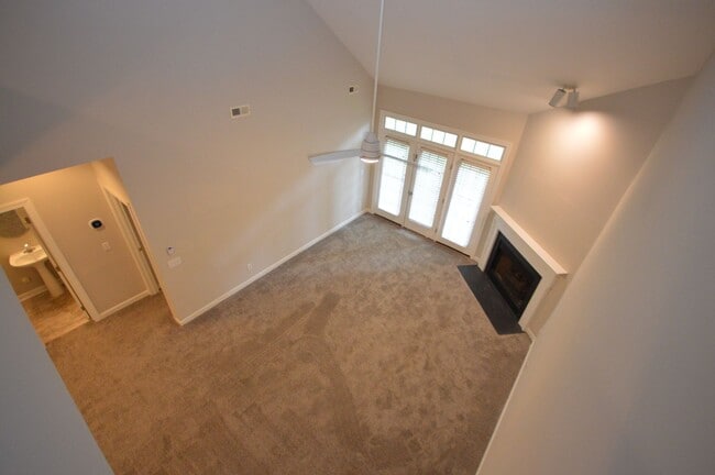 Building Photo - 3319 Philmont Dr