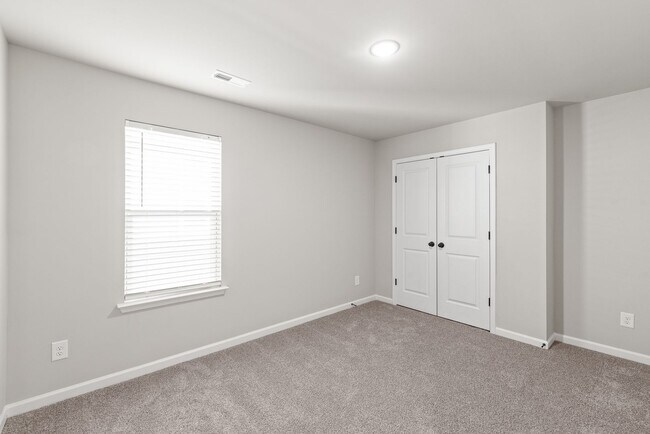 Building Photo - Modern Living in Stoneygreen | Open Concept + Loft + Private Backyard