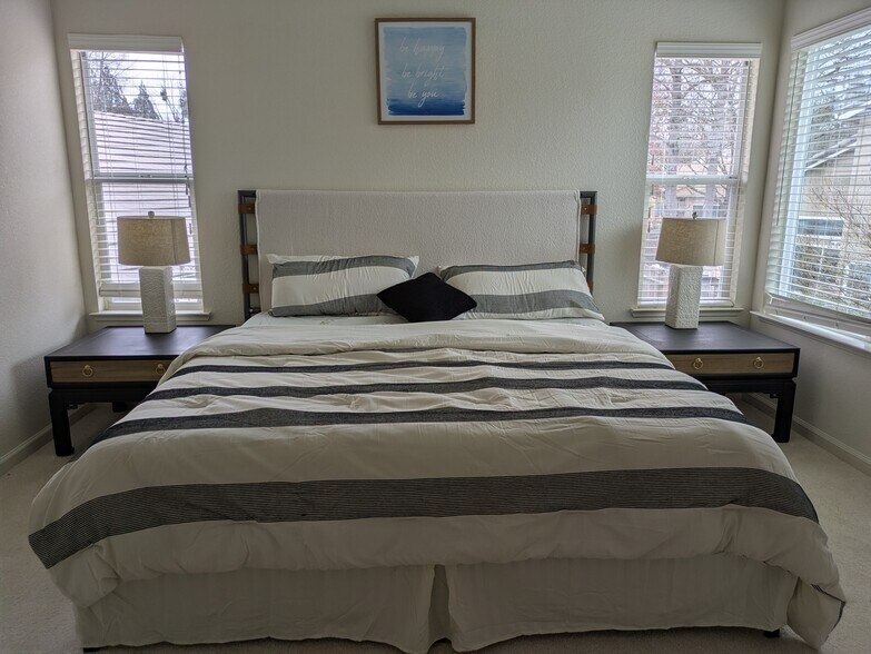 Building Photo - 105 Donegan Ct